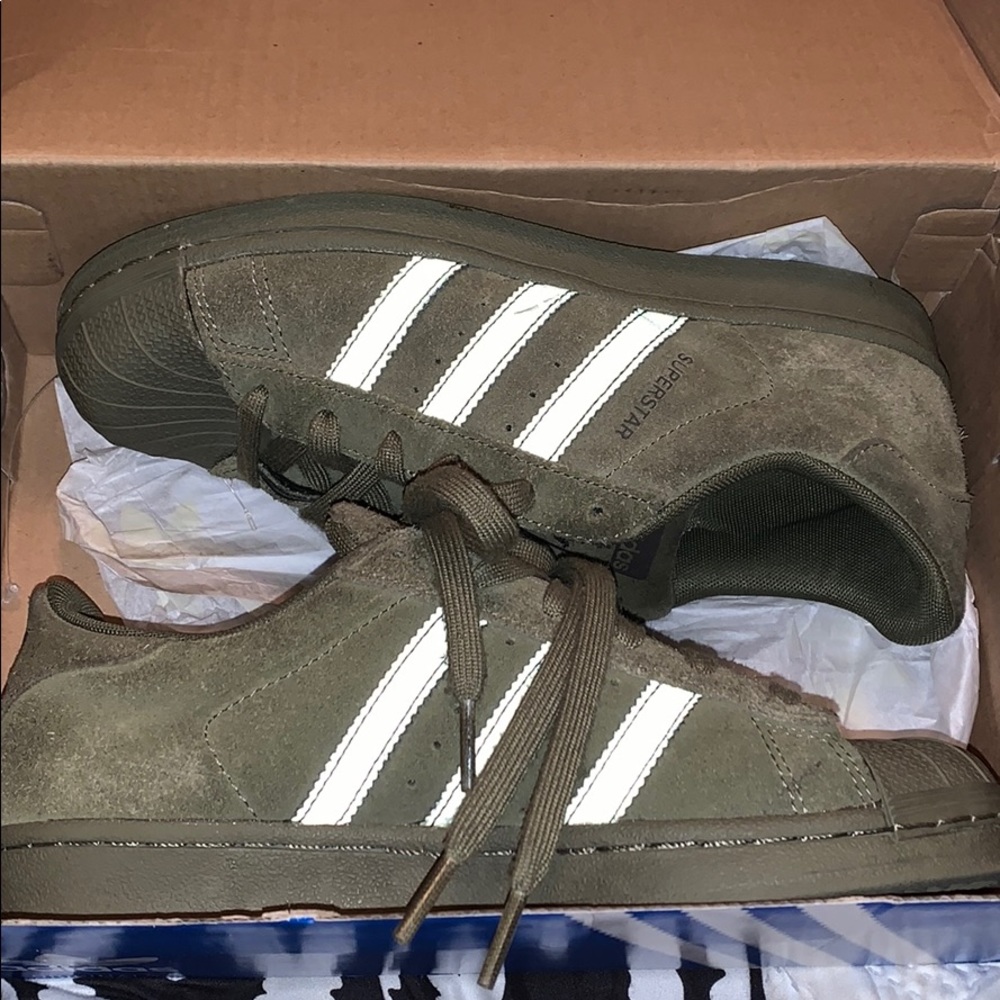Adidas superstars olive green